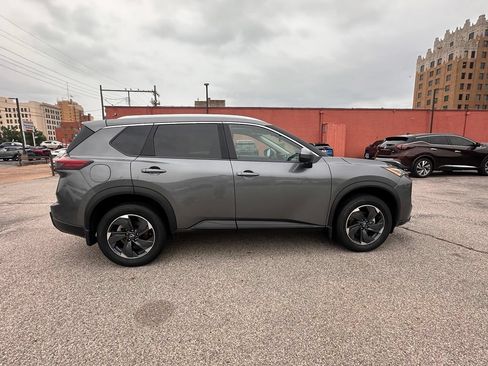 Certified 2025 Nissan Rogue SV w/ SV Premium Package FWD image 8