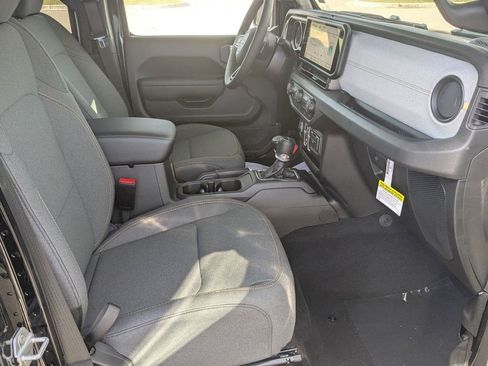 New 2026 Jeep Gladiator Sport AWD/4WD image 30