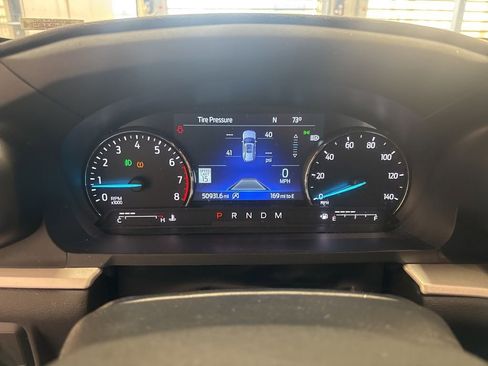 Used 2020 Ford Explorer XLT w/ Equipment Group 202A image 5