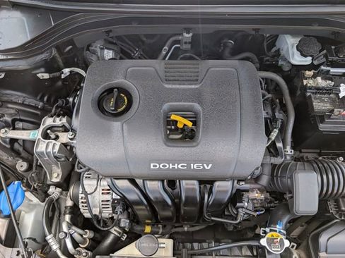 Used 2018 Hyundai Elantra Value Edition FWD image 28