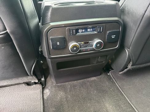 Used 2019 Ford Expedition Limited w/ Equipment Group 301A RWD image 16