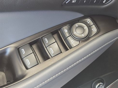 Used 2020 Buick Enclave Premium w/ Sun and Sites Package image 16