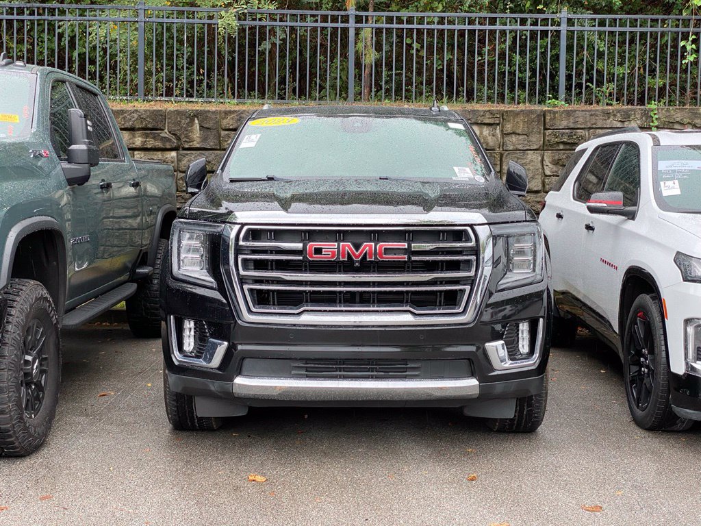 Used 2023 GMC Yukon SLT w/ SLT Premium Package AWD/4WD image 2