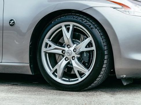 Used 2009 Nissan 370Z Touring RWD image 56