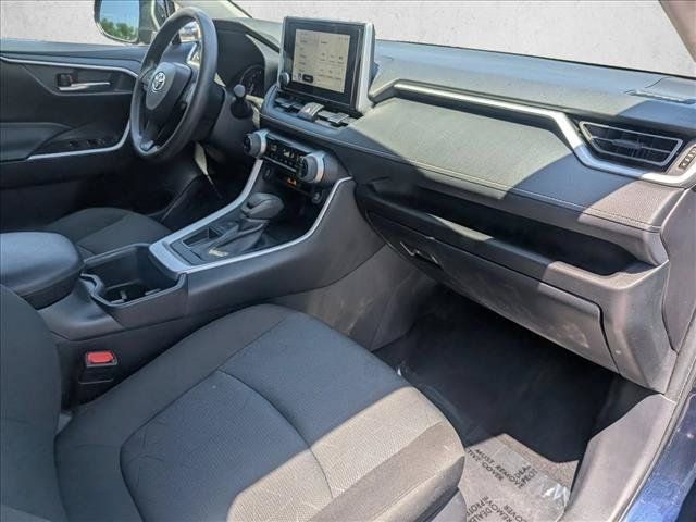 Used 2025 Toyota RAV4 XLE FWD image 27