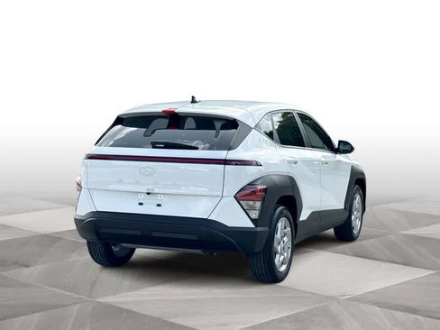Used 2025 Hyundai Kona SE FWD image 8