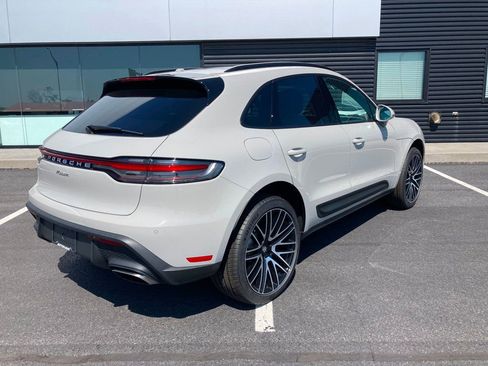 Used 2025 Porsche Macan image 13