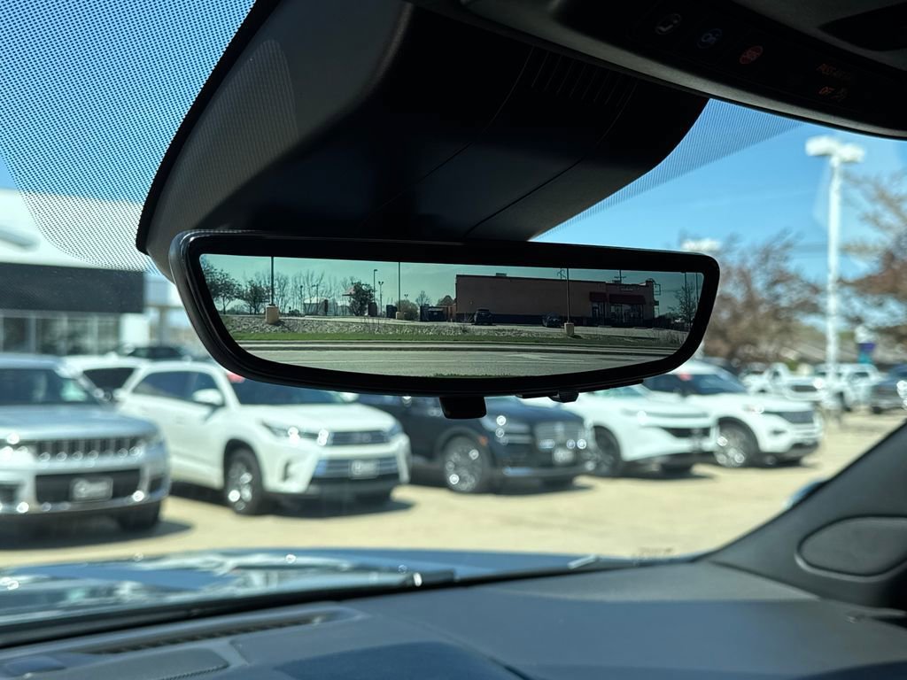 Certified 2024 GMC Yukon Denali Ultimate AWD/4WD image 38