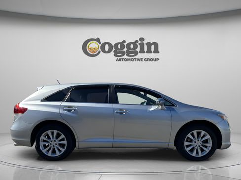 Used 2015 Toyota Venza XLE image 8