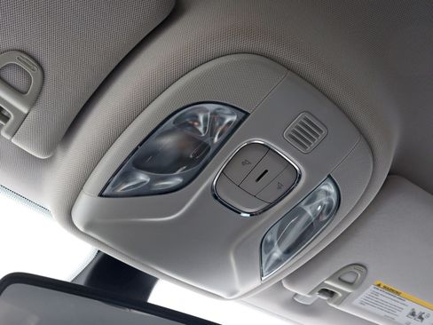 Used 2019 Jeep Compass Altitude image 22