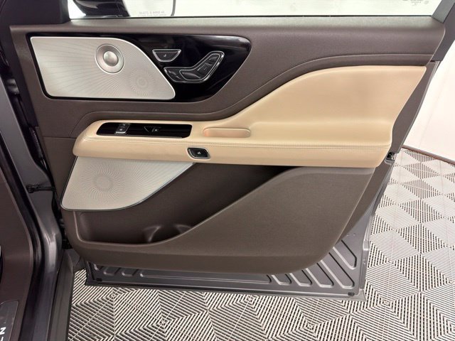 Used 2023 Lincoln Aviator Reserve w/ Equipment Group 201A AWD/4WD image 34