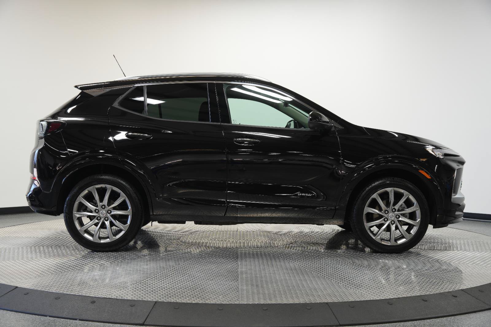 Used 2026 Buick Encore GX Avenir w/ Avenir Technology Package AWD/4WD image 9