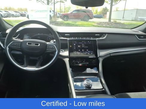 Certified 2024 Jeep Grand Cherokee Altitude AWD/4WD image 11
