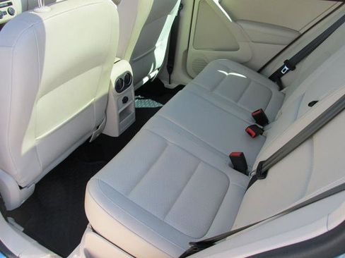Used 2017 Volkswagen Tiguan Wolfsburg Edition AWD/4WD image 10