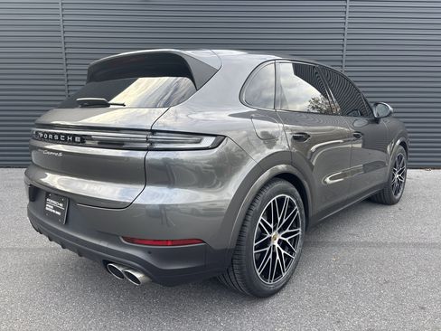 Certified 2024 Porsche Cayenne S image 5