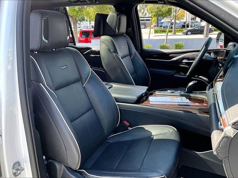 Used 2021 Cadillac Escalade Premium Luxury RWD image 9