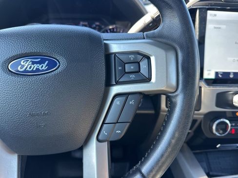 Used 2022 Ford F250 Lariat w/ Black Appearance Package image 17