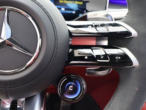 Used 2025 Mercedes-Benz S 63 AMG S image 22