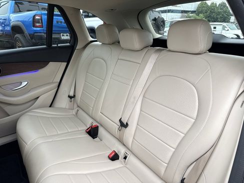 Used 2022 Mercedes-Benz GLC 300 w/ Premium Package Lite image 13