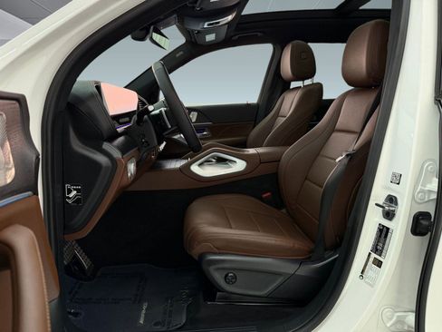 Used 2024 Mercedes-Benz GLS 450 4MATIC w/ AMG Line Exterior image 5