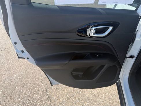Used 2022 Jeep Compass Trailhawk AWD/4WD image 24