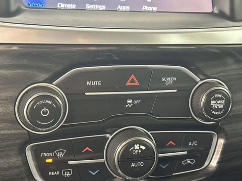 Used 2020 Chrysler 300 Touring w/ Sport Appearance Package image 18