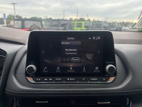 Used 2021 Nissan Rogue SV w/ Premium Package FWD image 8