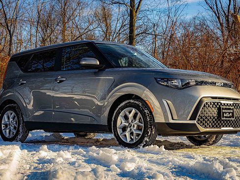 Certified 2023 Kia Soul S image 18