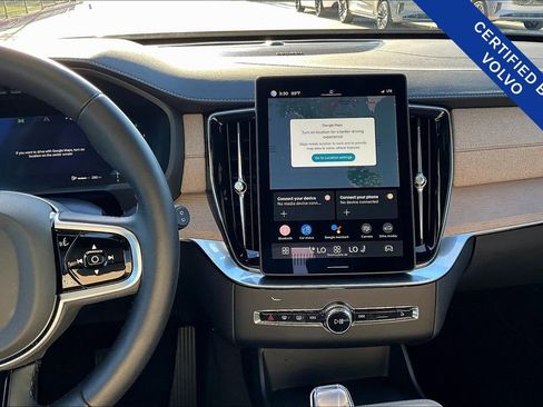 Certified 2025 Volvo XC90 B6 Plus image 8