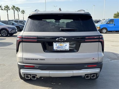 New 2026 Chevrolet Traverse Z71 w/ Enhanced Driving Package image 4