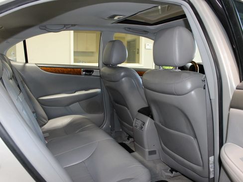 Used 2005 Lexus ES 330 FWD image 32