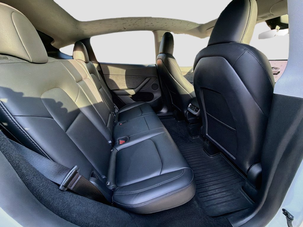 Used 2025 Tesla Model Y Long Range RWD image 30
