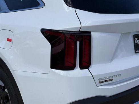 New 2026 Kia Sorento S w/ S Panoramic Sunroof Package image 11