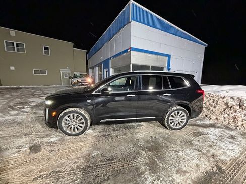 Used 2020 Cadillac XT6 Premium Luxury image 2