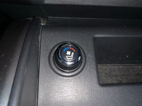 Used 2017 Nissan Titan Platinum Reserve AWD/4WD image 18