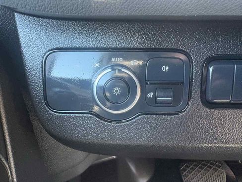 Used 2025 Mercedes-Benz Sprinter 2500 image 42