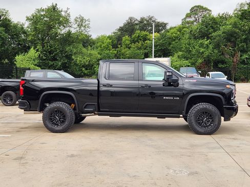 New 2026 Chevrolet Silverado 2500 ZR2 AWD/4WD image 7