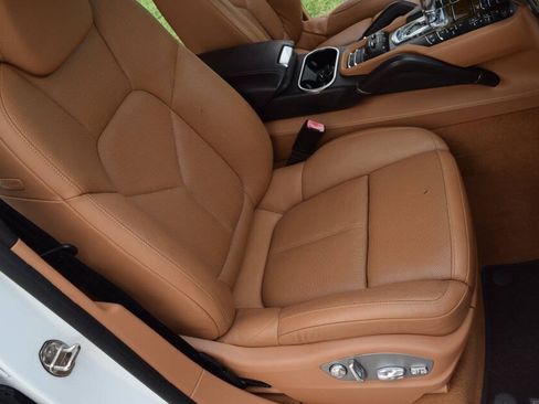 Used 2013 Porsche Cayenne Diesel AWD/4WD image 51