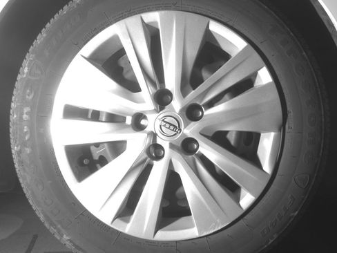 Used 2025 Nissan Sentra S FWD image 13