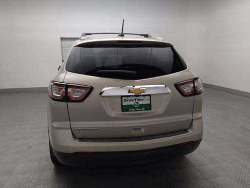 Used 2017 Chevrolet Traverse LT w/ Style and Technology Package FWD image 6