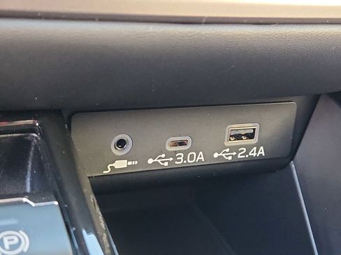 Used 2025 Subaru Outback Premium image 23