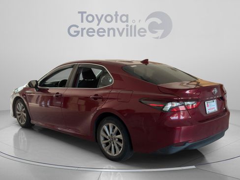 Used 2021 Toyota Camry LE FWD image 4