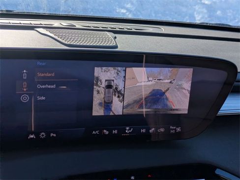 Used 2025 Buick Enclave Preferred image 22