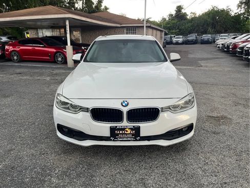 Used 2018 BMW 320i Sedan RWD image 2