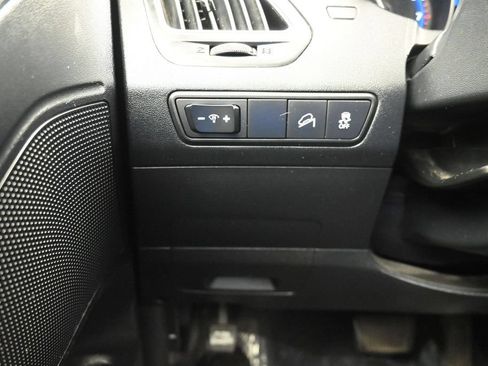 Used 2013 Hyundai Tucson Limited w/ Premium Pkg FWD image 17