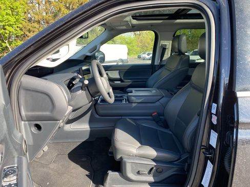 Used 2025 Ford Expedition Max Active AWD/4WD image 6