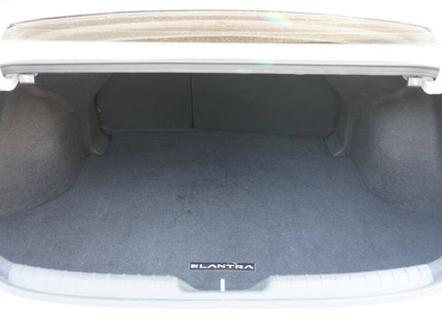Certified 2021 Hyundai Elantra Limited w/ Cargo Package FWD image 13