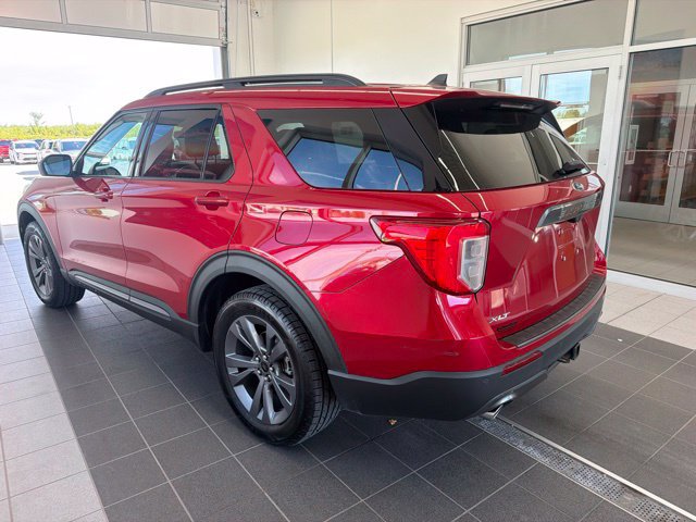 Certified 2021 Ford Explorer XLT w/ Equipment Group 202A AWD/4WD image 3