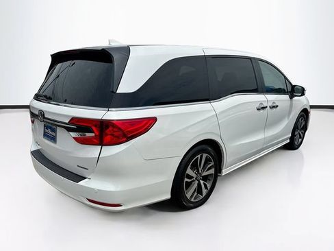 Certified 2024 Honda Odyssey Touring image 9