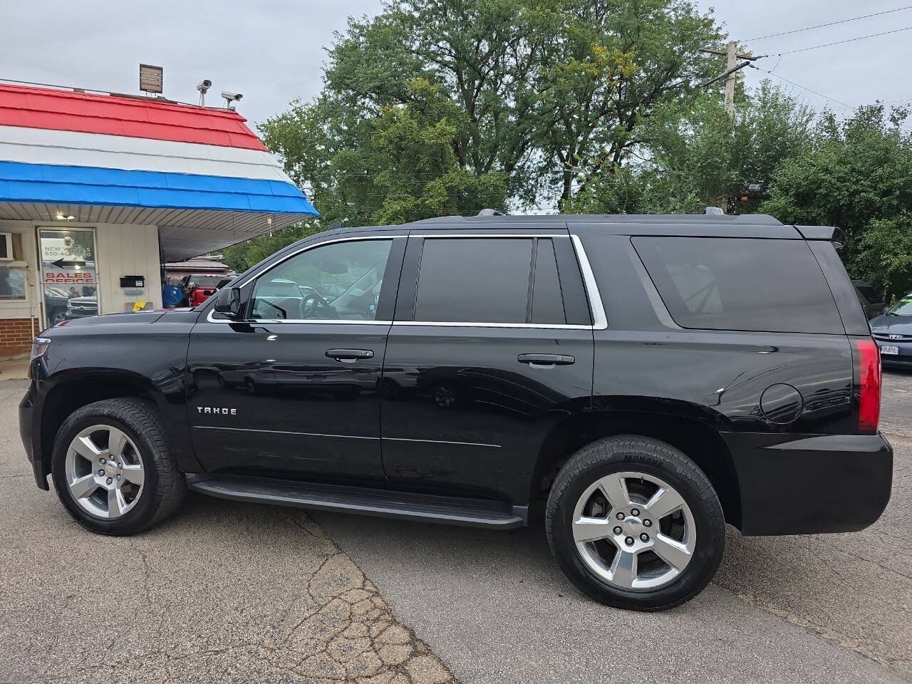 Used 2017 Chevrolet Tahoe LS w/ All-Season Package AWD/4WD image 3